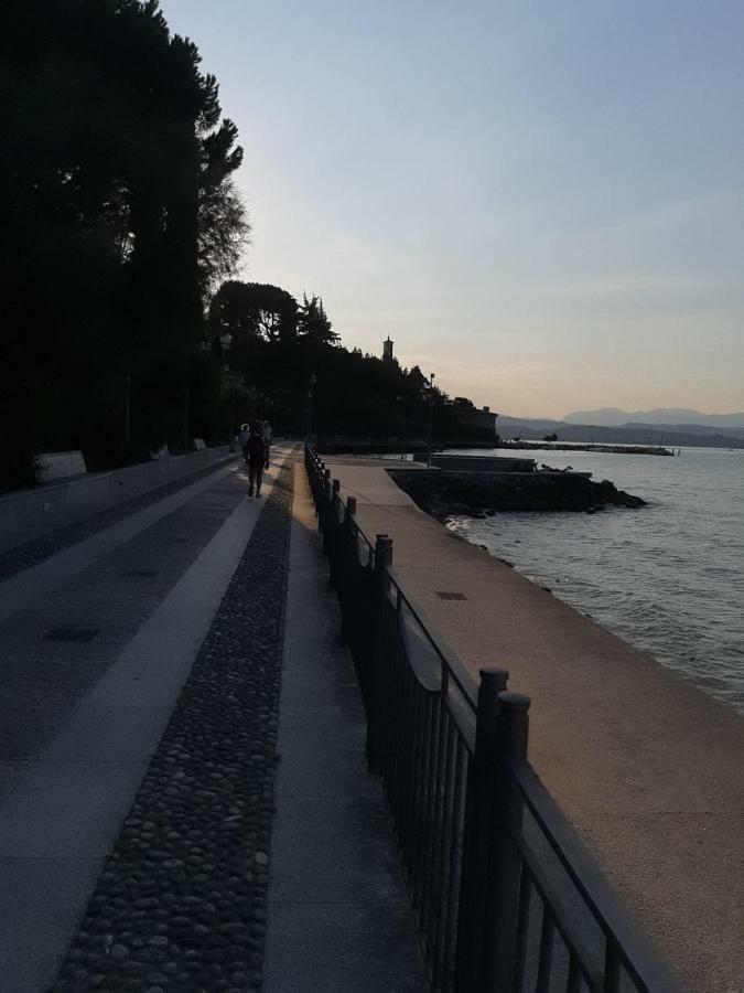 Da Enzo Desenzano del Garda Exterior foto