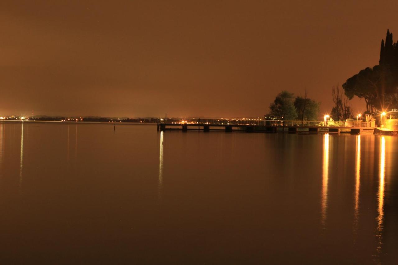 Da Enzo Desenzano del Garda Exterior foto